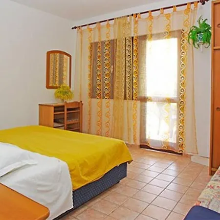 Near The Beach 1 Vela Luka Apartamento *