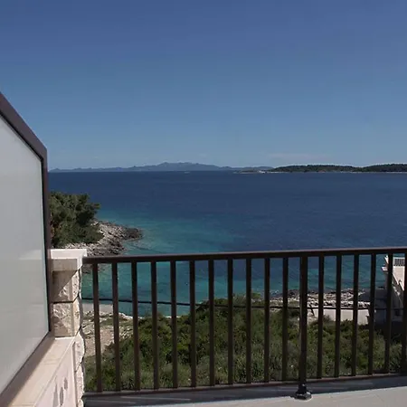 Near The Beach 1 Vela Luka Apartmán *